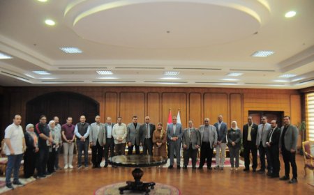رئيس جامعة كفر الشيخ يلتقي بعمداء الكليات التي تم تصعيدها لجائزة التميز الحكومي على المستوى الوطني