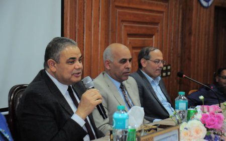 رئيس جامعة كفر الشيخ يشهد فعاليات الملتقي المهني لكلية الصيدلة بالجامعة