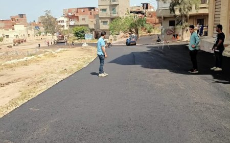 محافظ كفرالشيخ يتابع أعمال الرصف والتطوير الجارية بمنطقة سيدى فتح ببلطيم 