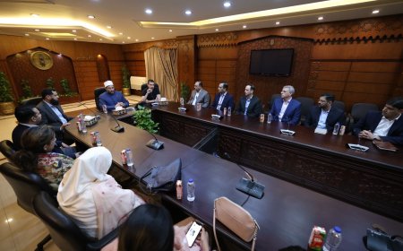 "الهواري "يستقبل وفد جامعة الدفاع الوطني الباكستانية