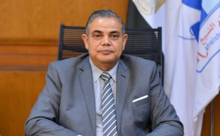 رئيس جامعة كفر الشيخ يقدم التهنئة لوزير التعليم العالي والبحث العلمي بمناسبة تجديد الثقة عقب حلف اليمين الدستورية