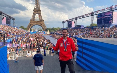 باريس تحتفل ببرونزية بطل السلاح محمد السيد في حديقة الأبطال