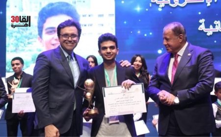 آدم محمدين يفوز بجائزة الدولة للمبدع الصغير عن تطوير منصة إلكترونية لإدارة المخلفات الصلبة بالدقهلية