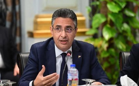 وزير التموين يطمأن المواطنين: لا يوجد حذف أفراد من البطاقة