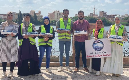 حزب مستقبل وطن يوزع الحلوى المولد النبوي على المواطنين بمدينة دسوق