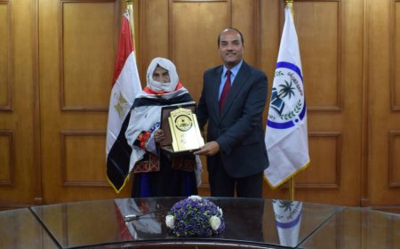 الدمرداش يطلق إسم المجاهده علي قاعه مجلس الجامعه الرئيسيه