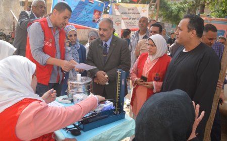 محافظ كفرالشيخ يتابع تنفيذ الأنشطة المختلفة والخدمات المتنوعة المقدمة لأهالي مطوبس بالمبادرة الرئاسية «بداية جديدة لبناء الإنسان»