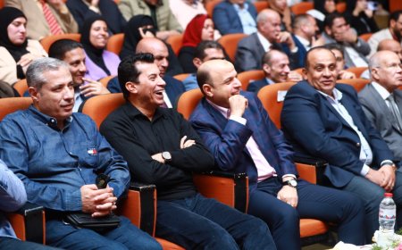 وزير الشباب والرياضة ومحافظ كفرالشيخ يعقدان لقاءً حواريًا مفتوح مع الكيانات الشبابية بالمحافظة