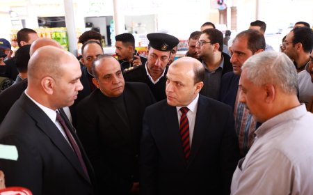 محافظ كفرالشيخ يتفقد سوق "اليوم الواحد" للسلع الغذائية والاستهلاكية بشارع صبري القاضي