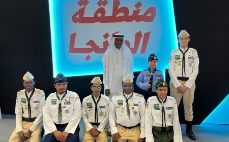 فريق كشافة شباب مكة يزور معرض جدة للكتاب في يومه الاخير وتلتقي عدد من المؤلفين وصانعي المحتوى