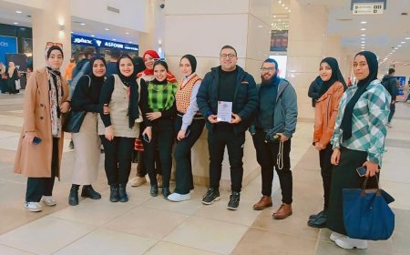 أعضاء النادى الثقافى بمركز بيلا فى زيارة خاصة لمعرض الكتاب إحتفاءً بحفل توقيع كتاب ابن النادى الثقافي