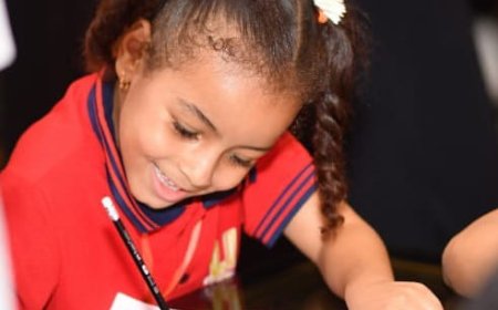 طالبة في الصف الأول الابتدائي"عبقرية الحساب الذهني"