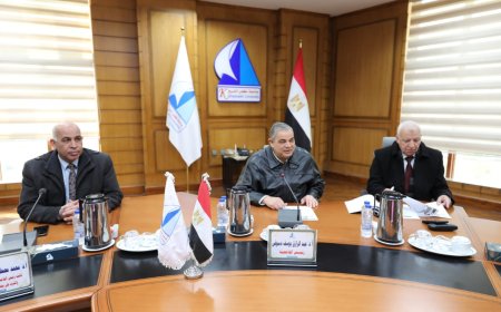 رئيس جامعة كفر الشيخ يعقد لقاءاً مع وكلاء الوزارات ومدراء عموم المصالح الحكومية  لإعداد الخطة الاستراتيجية للجامعة