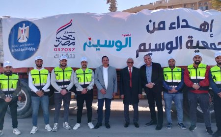 مجاور يشهد إصطفاف شاحنات المساعدات الإنسانية لأهالي غزه