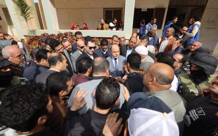 محافظ كفرالشيخ يتفقد القافلة المجانية للجنة الطبية العليا والاستغاثات بمجلس الوزراء بالتعاون مع بنك الشفاء المصري