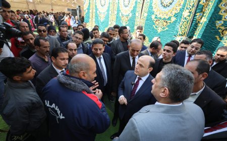 محافظ كفرالشيخ يستمع لطلبات أهالي قرية نصره خلال جولته الميدانية