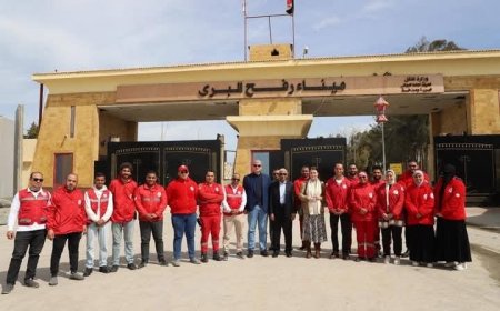 السفير الهولندي في القاهرة يزور معبر رفح البري: إشادة بالجهود المصرية في دعم الفلسطينيين