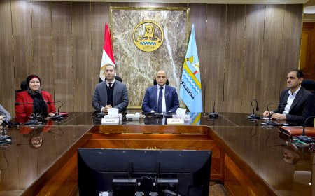 محافظ كفر الشيخ يناقش خطة تنفيذ الهوية البصرية للمحافظة.. رؤية تعكس التاريخ وتعزز التنمية