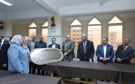 رئيس جامعة كفر الشيخ يشهد حفل ختام الأنشطة الطلابية