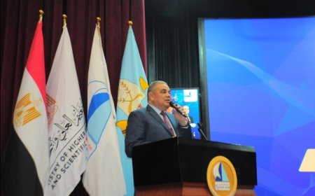 رئيس جامعة كفر الشيخ يهنئ رئيس الجمهورية بانتصارات العاشر من رمضان