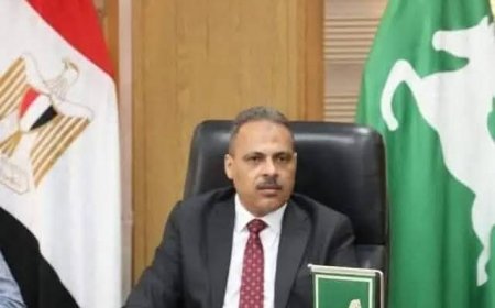 محافظ الشرقية.يسلم والدة فتاة العاشر شقة سكنية ومبلغ 10 آلاف جنيه