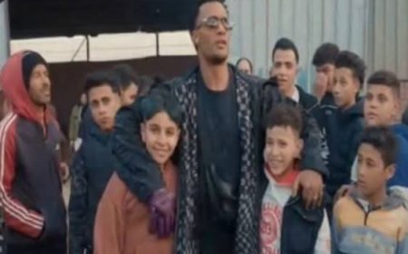 محمد رمضان يفاجئ طفلين بهدية مالية في برنامجه