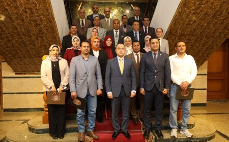 محافظ كفرالشيخ يكرم أوائل الحاصلين على برامج تدريب مركز التنمية المحلية