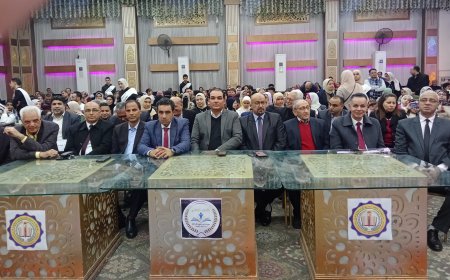 دكتور وائل عبد الباري هراس مدير الإدارة التعليمية بدسوق يشهد إحتفالية الليلة المحمدية