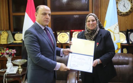 محافظ كفرالشيخ يكرم الأمهات المثاليات