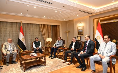 وزير الشباب والرياضة يُكرم أبطال منتخب لسلاح السيف بعد فوزه بذهبية بطولة العالم