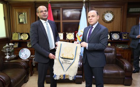 محافظ كفرالشيخ يستقبل رئيس البورصة المصرية ويشيد بدور السوق المالية في تمكين الشباب وبناء اقتصاد مستدام  