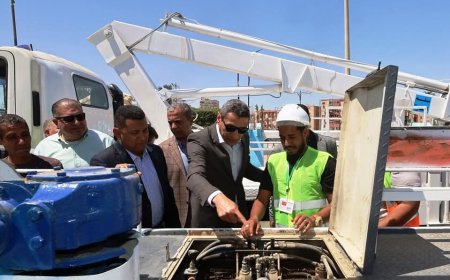 محافظ السويس يتفقد المعدات والسيارات بعد صيانتها ورفع كفاءتها
