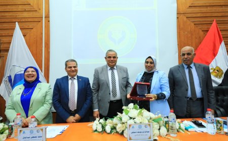 رئيس جامعة كفر الشيخ يشهد انطلاق فعاليات المؤتمر الدولي الثالث والعلمى الخامس بكلية التمريض بالجامعة