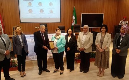 جامعة القاهرة تحتفل بيوم المرأة العالمي 