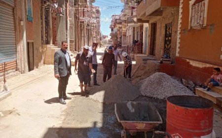 رفع كفاءة وتطوير مطابق الصرف الصحى بشارع العرب بمسير تمهيدًا لرصفه