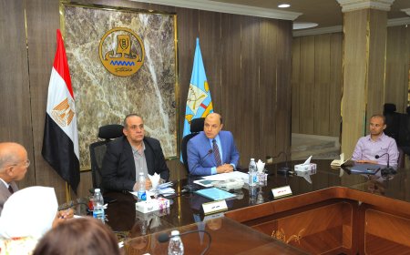 محافظ كفرالشيخ يناقش حل أزمة الإسكان