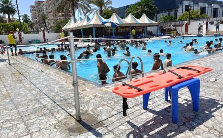 إقبال النشء والشباب على حمامات السباحه بمراكز الشباب والأندية بكفر الشيخ هرباً من درجات الحرارة المرتفعة 