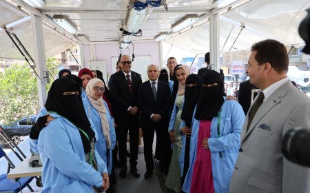 وزير العمل ومحافظ كفرالشيخ يتفقدان الوحدة المتنقلة للتدريب المهني
