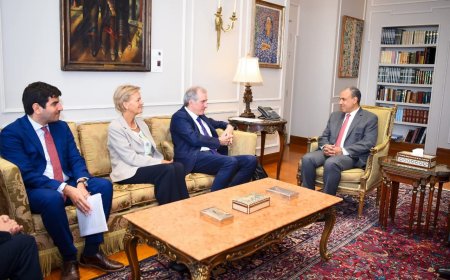 وزير الخارجية والهجرة يستقبل الممثل الخاص للاتحاد الأوروبي لعملية السلام في الشرق الأوسط