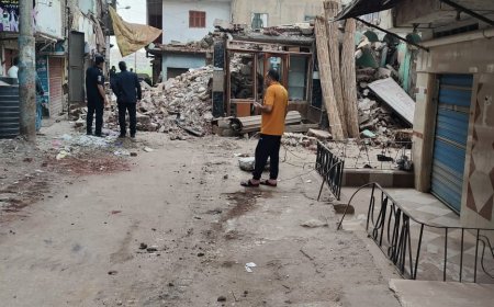 مصرع شخص كان بسيارة أثناء انهيار العقار المنهار برياض كفر الشيخ
