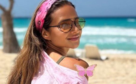 الفنانه نيللي كريم في إطلالة صيفية مبهجة