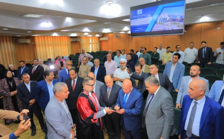 رئيس جامعة كفر الشيخ يستقبل نائب رئيس الوزراء ووزير النقل والصناعة خلال زيارته لحضور مناقشة رسالة دكتوراه بكلية التجارة بالجامعة 