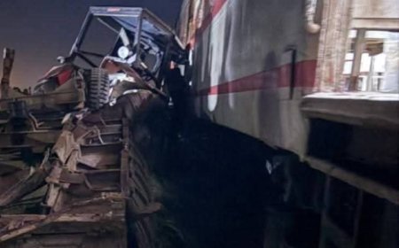 اصطدام قطار مناشى بجرار زراعى اثناء عبوره مزلقان بالبحيرة