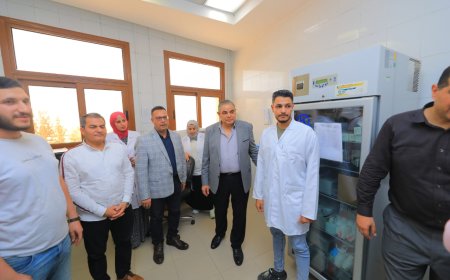 رئيس جامعة كفر الشيخ يتفقد عددًا من المعامل والمراكز المتخصصة بكلية الطب والمستشفى الجامعي