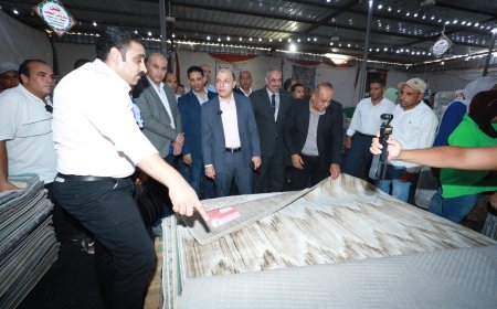 محافظ كفرالشيخ يتفقد سوق «اليوم الواحد» بمطوبس بتخفيضات تصل إلى 30% على السلع و70% على السجاد