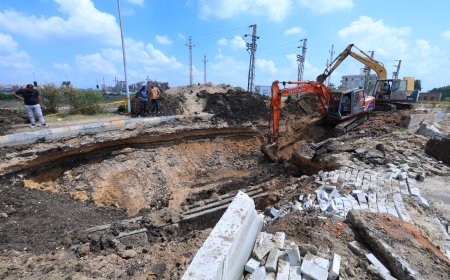محافظ كفرالشيخ يتابع ميدانيًا أعمال صيانة خط الغاز الطبيعي بميدان الملك عبدالله