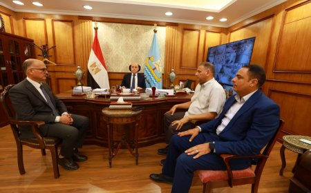 محافظ كفرالشيخ يجتمع بأعضاء مجلسي النواب والشيوخ لحل مشكلات الدوائر