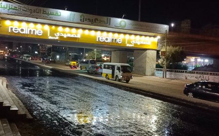 بدء وضع طبقة المازوت بشارع الجيش بدسوق تمهيداً للرصف النهائي