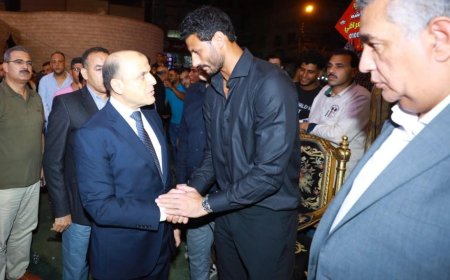 محافظ كفرالشيخ يقدم واجب العزاء في وفاة والد الكابتن «محمد الشناوي».. بالحامول