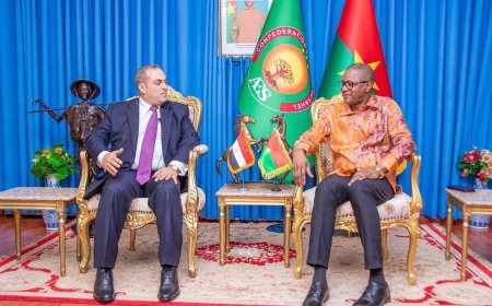 محمد الغزاوي سفير مصر الجديد في بوركينا فاسو يتابع ترتيبات مباراة المنتخب بعد تقديم أوراق اعتماده